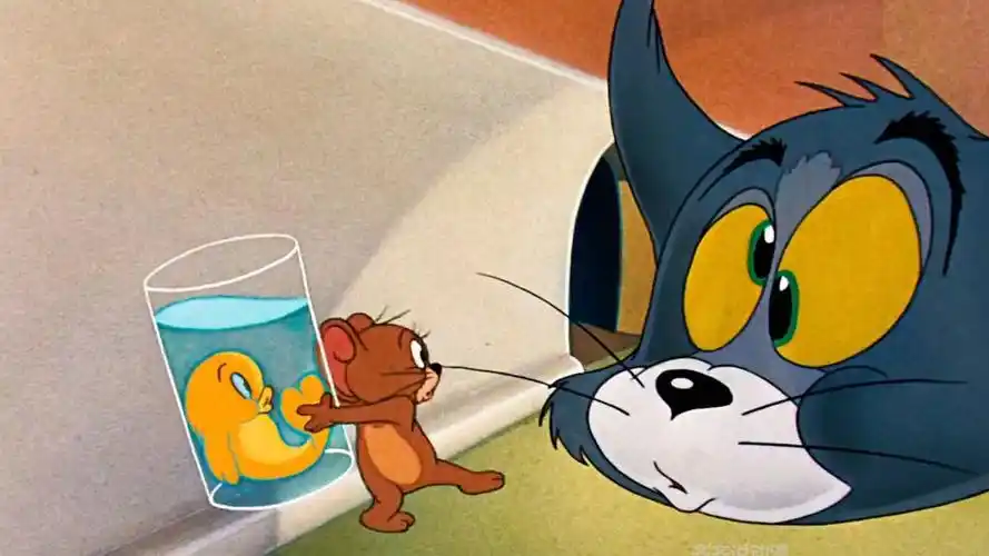 汤姆为了做美食将小金鱼当成食材,结果却被杰瑞出手制止!