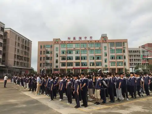 消防演练进学校 携手共筑平安校园——白藤湖中学开展消防演练活动