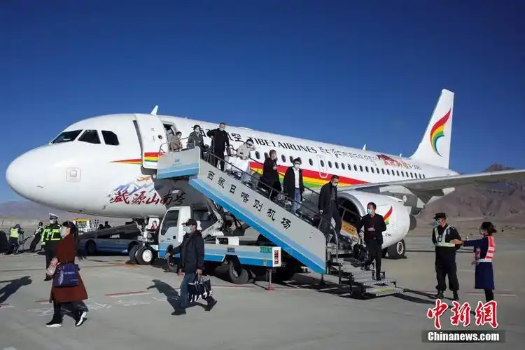 西藏日喀则和平机场通航10周年