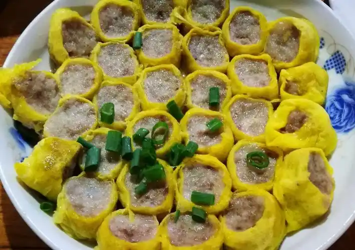 蒸蛋卷,炒青菜,酱牛肉,都很不错哟!