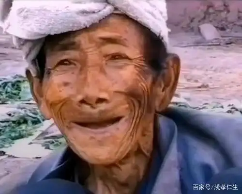 武汉肺炎疫情,这些老人如李文亮般耀眼,让人无地自容