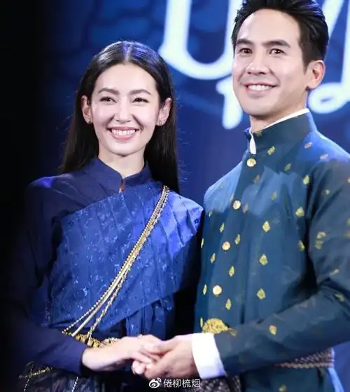 weir要结婚了你怎么看泰星bella只要他幸福我都会祝福