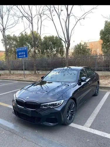 宝马325i耀夜广州落地多少钱