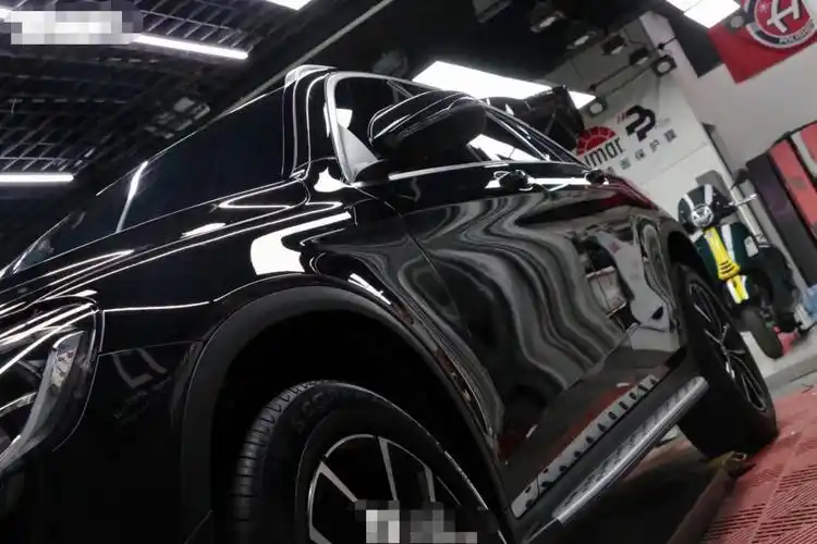 汽车贴个隐形车衣多少钱啊 汽车贴个隐形车衣多少钱啊图片