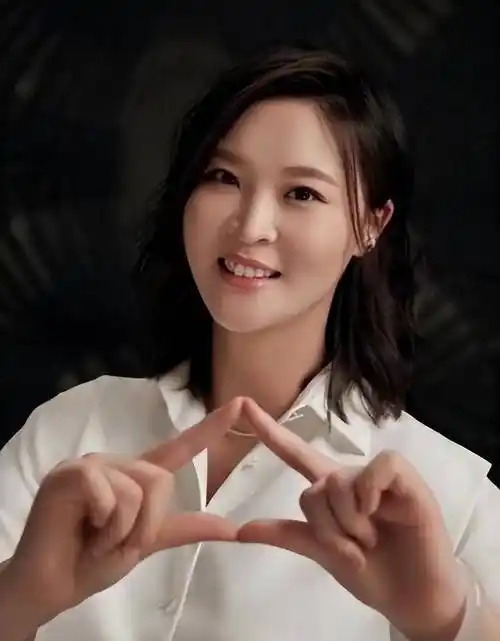 中国女排队长怀孕照引发社会关注:怀孕美丽,身体自信_惠若琪_照片