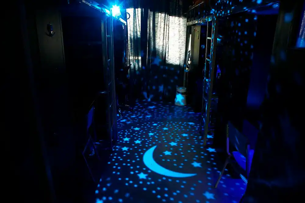 大学生"最奇葩"的寝室装扮,最后一个室友不敢住?网友:太吓人