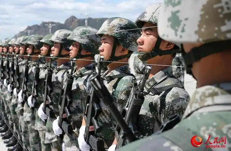 高清:受阅新型坦克方队隶属38集团军 历史上战功赫赫