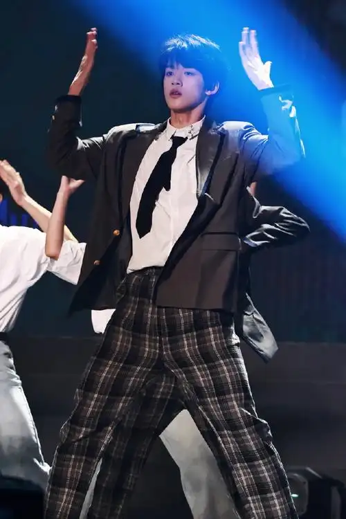 官俊臣超话#官俊臣「盛放」新春音乐会安利#做云,做