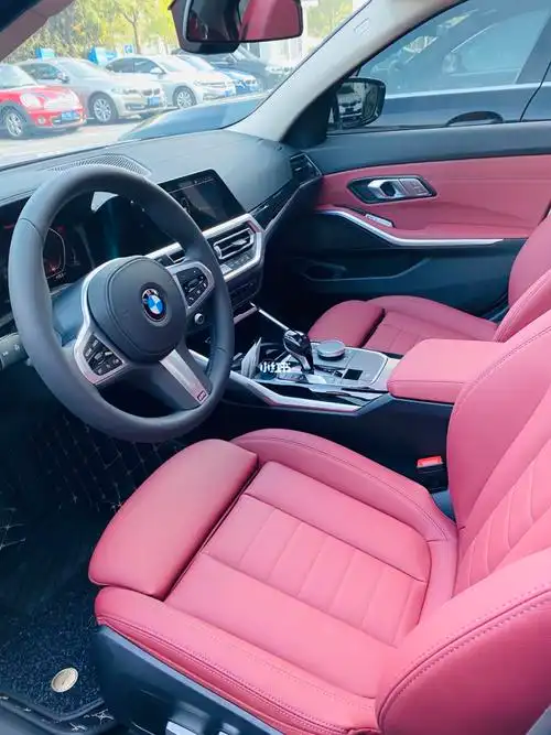 喜提宝马三系2021款火山红内饰_宝马怎么样_天津自由行热门攻略_十一