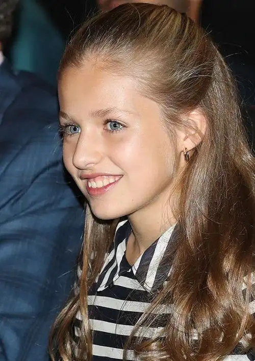 有一种颜值是费利佩六世的女儿,长公主金发碧眼宛如精致洋娃娃_腾讯