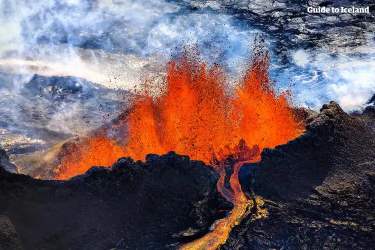 volcanic eruption in grmsvtn in vatnajkull glacier