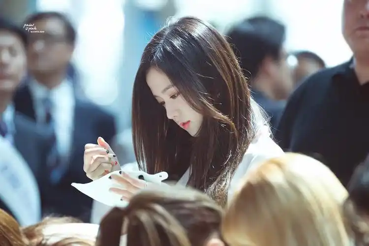 好看的小姐姐～(~▽~～)