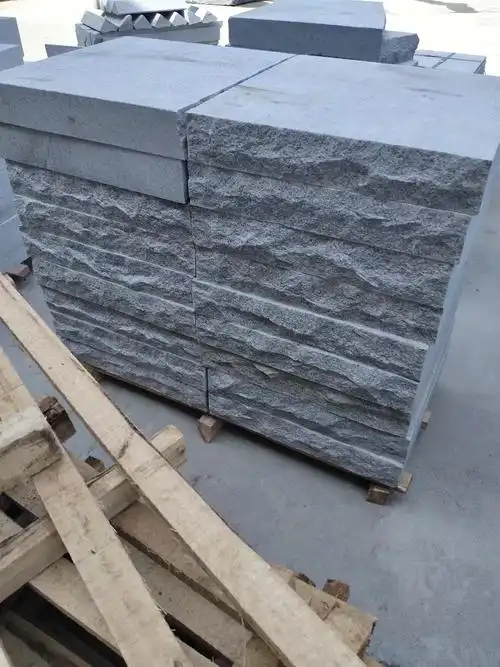 河南驻马店芝麻灰蘑菇石自然面多少钱