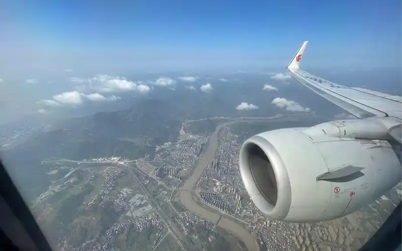 中国国际航空b737800福州长乐机场降落右舷视角