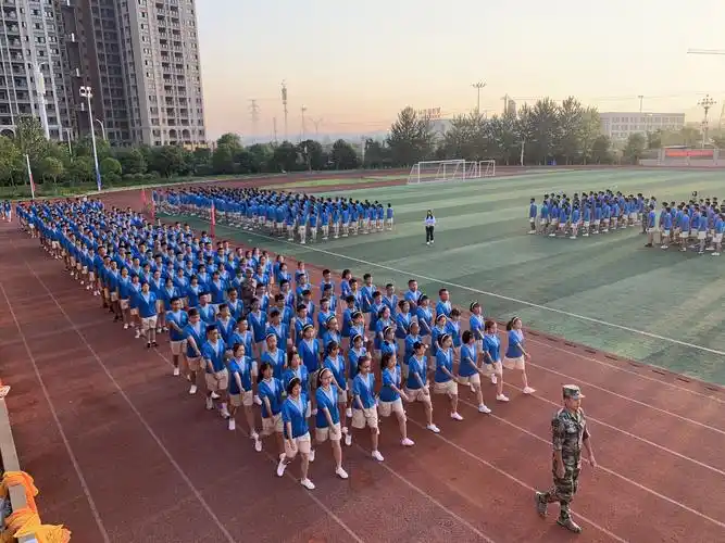 军马下山河,其势何雄哉——记湖天中学2001班高中第一课