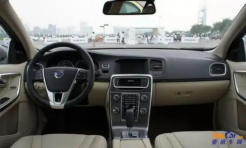 沃尔沃 沃尔沃(进口) 沃尔沃s60 沃尔沃s60 2012款 车型内饰