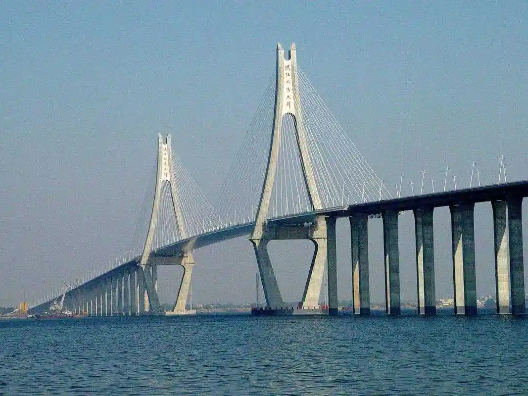 广东第一跨海大桥湛江海湾大桥