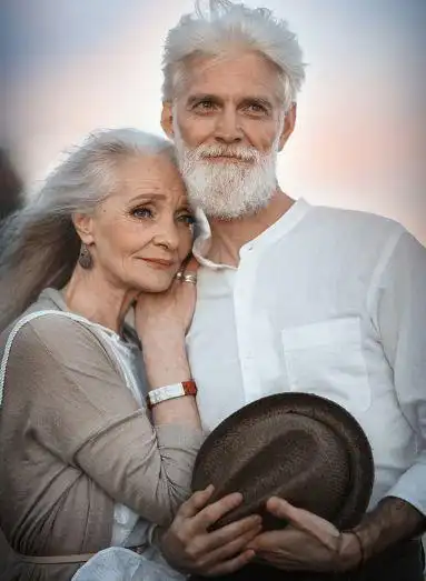 直击一对晚年夫妻的恩爱照片,他们的爱让全世界动容