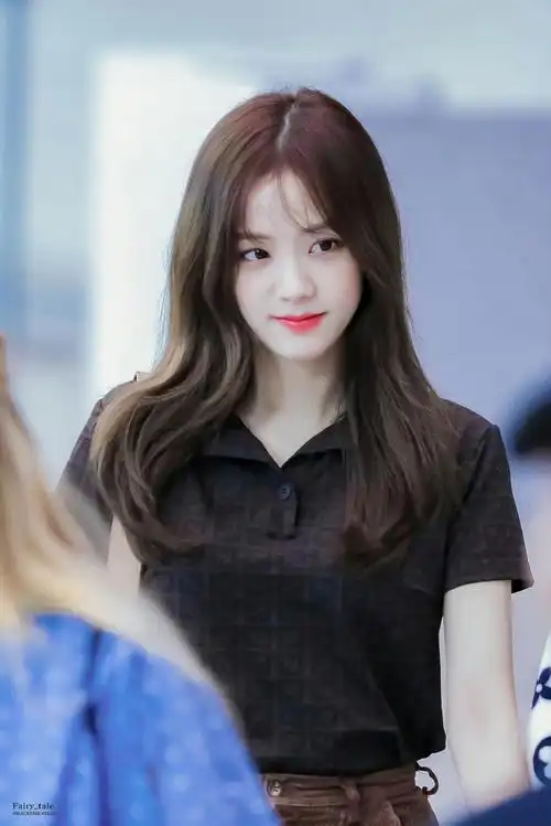 金智秀的那年今日#】  93 190616@sooyaaa_智秀icn入境  黑色短袖