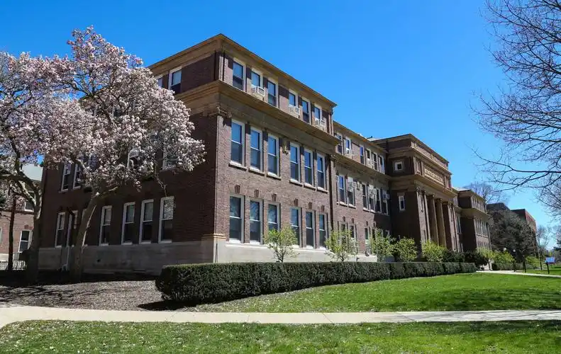 伊利诺伊大学厄巴纳-香槟分校