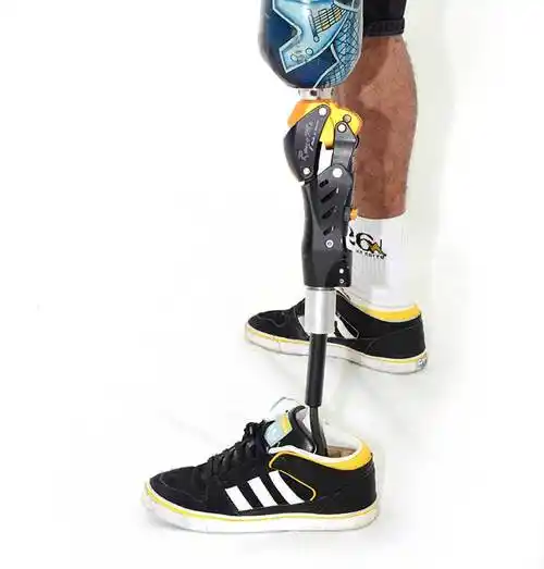 rp1 锐耀1气压膝关节 | 假肢 | 德林假肢 | 德林义肢康复辅具 | 一家