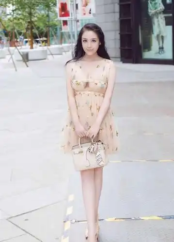 christy周彤御姐范十足,傲人身材超钟丽缇