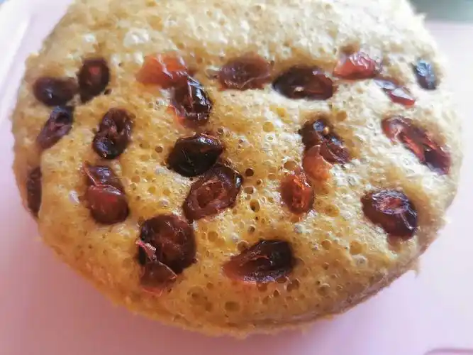 制作简单的红糖果脯发糕