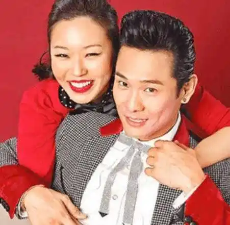 花心的杜德伟,和吴君如相恋8年,为何转身就"劈腿"?_音乐_比赛_香港