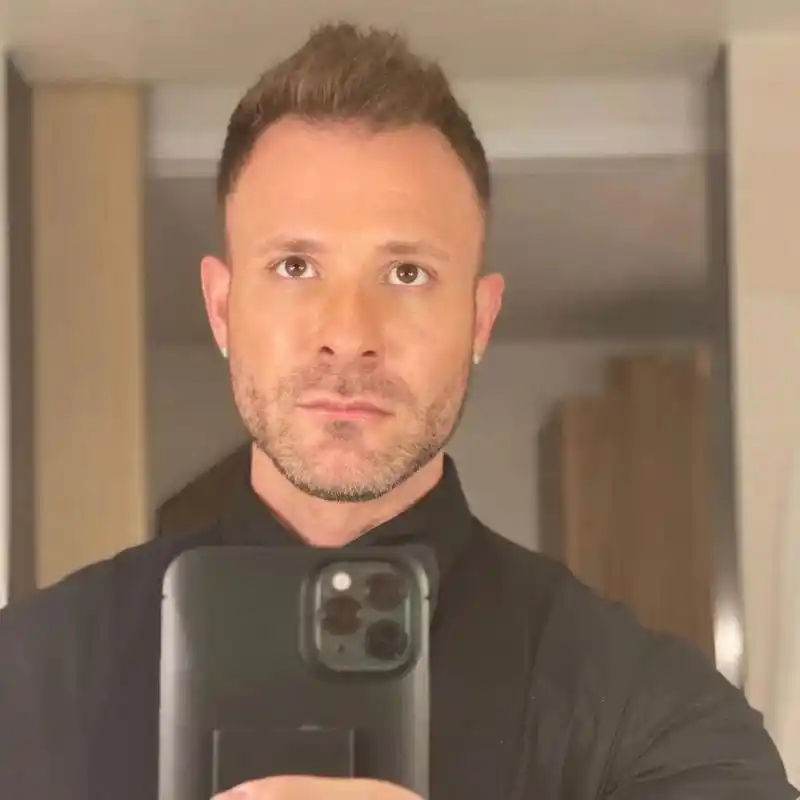 近日,奥斯汀·沃尔夫(austin wolf)在接受采访时透露,自己和超过9000