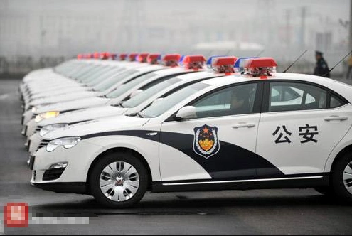 为啥有的警车喷漆是"公安"有的是"警察"?交警:一般人不知道