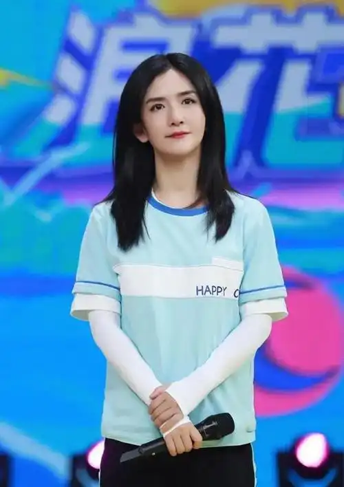 看了谢娜深夜发的动态后,才明白她与张杰婚姻的真相,刘烨说对了