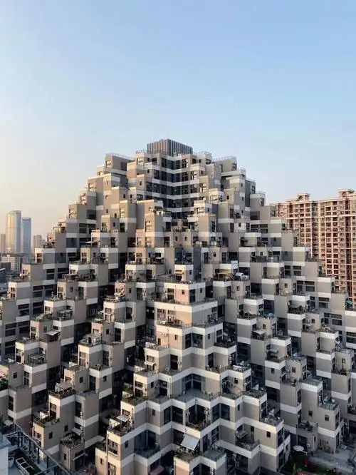 打卡花桥游站金字塔