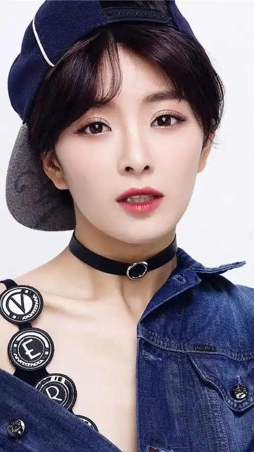 种丹妮个性写真,彰显青春活力气息!