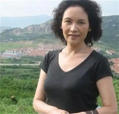 【图】杜淳母亲杨丽图片魅力十足 与杜志国婚姻破裂让儿子受打击