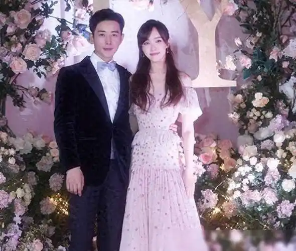 罗晋情路遇波折,与"渣女"唐嫣的较量引热议!