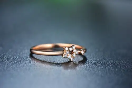 【星月之夜】 玫瑰18k金时尚星形钻戒