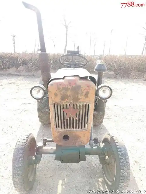 70年代洛阳产的东方红牌手摇拖拉机,正常开动!