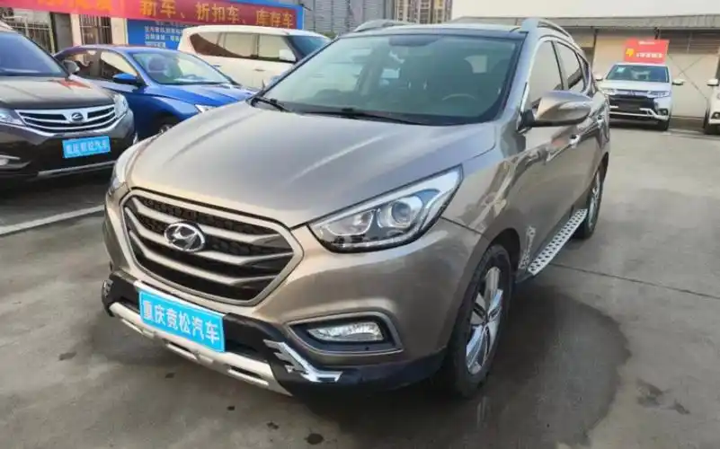 刚到店的现代ix35自动挡四驱舒适型