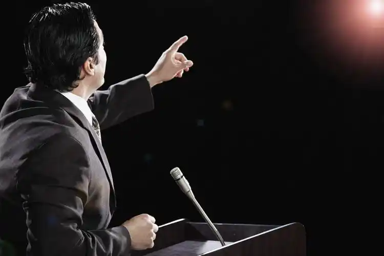 上台讲话不用怕人人都是演讲高手只要你做好5件事