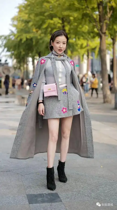 【滚叔街拍】最适合穿大衣的季节,其实是秋天