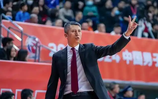 简直不可思议广州队用辽宁队的方式拿下了赛点郭士强有真东西