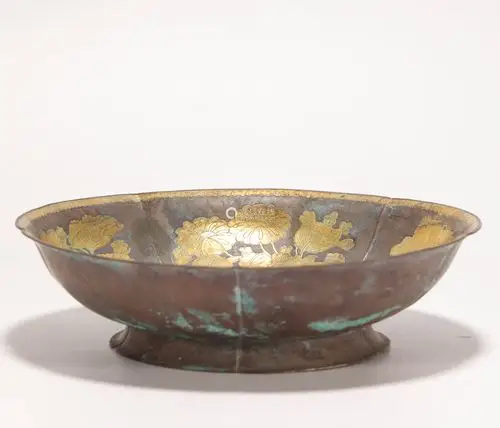 silveringandgoldbowlfromhan薮猫汉代银鎏金花卉碗