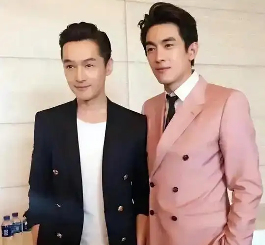 林更新真不愧是合照王者冯绍峰彭于晏胡歌轻松拿下