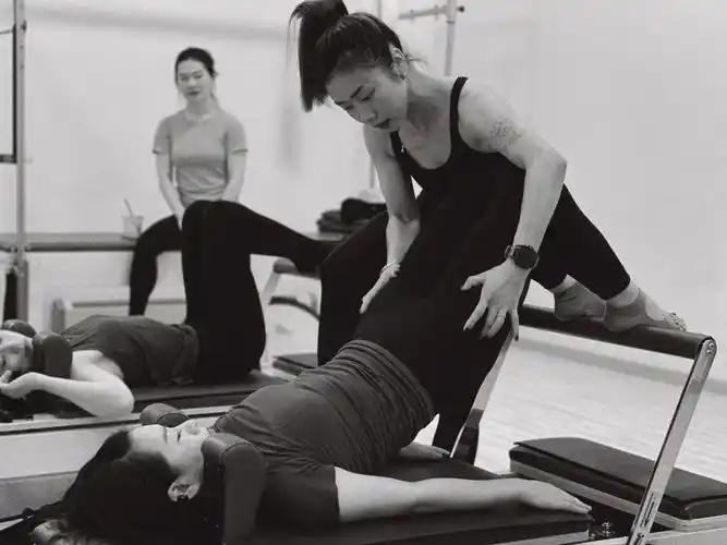 1.呼吸principle2.中轴延伸,核心控制axial elongation&control3.