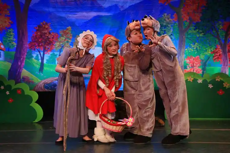 音乐剧小红帽上海站