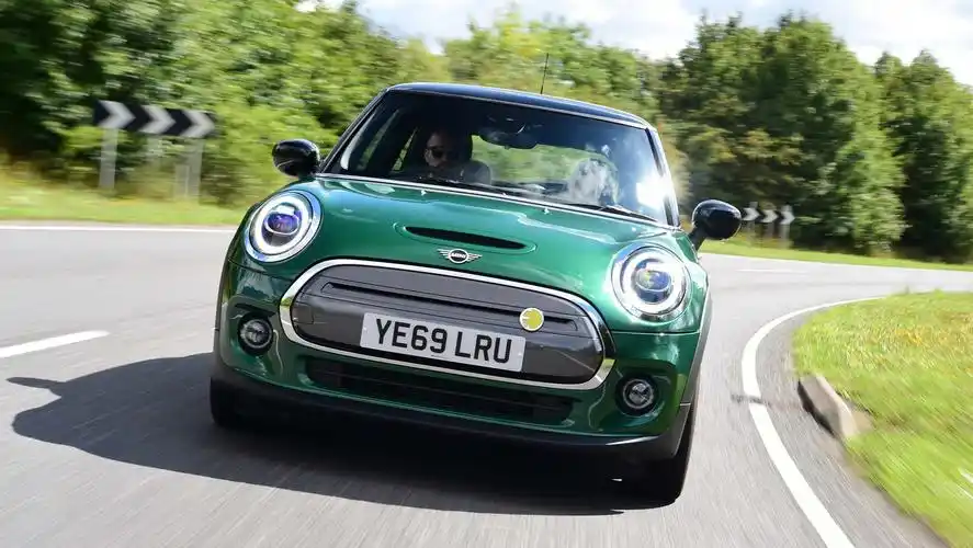 时尚纯电小型车谁家强?本田e挑战mini electric