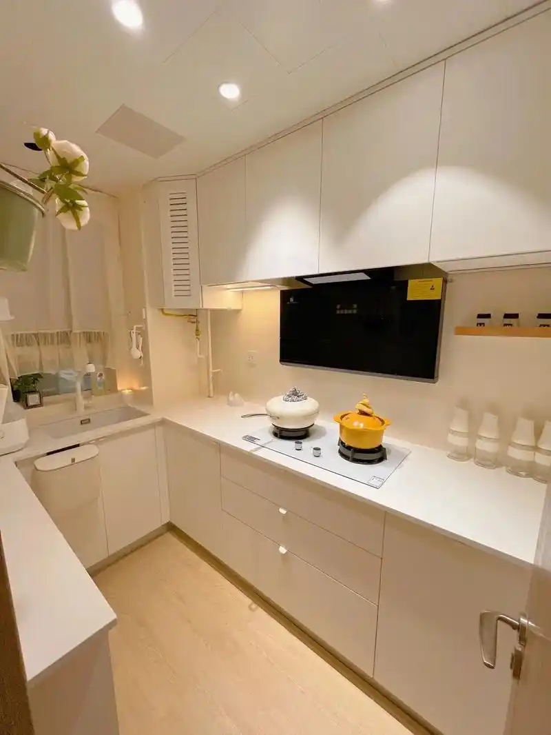 2024年小户型奶油家装风格,套内85平三室一厅,装修选择了 - 抖音