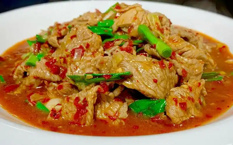 今天大厨分享江西小炒肉的正确做法,肉质鲜嫩,好吃不塞牙,好香