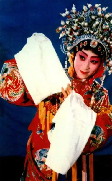 越调的角色服饰