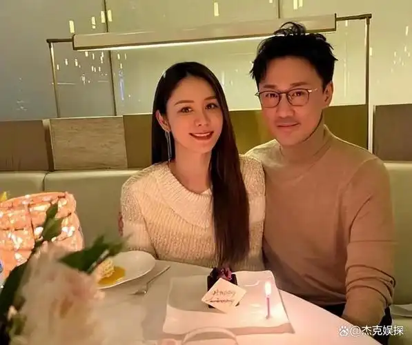 张馨月晒日常穿搭引热议被网友吐槽打扮出了林峯破产的感觉